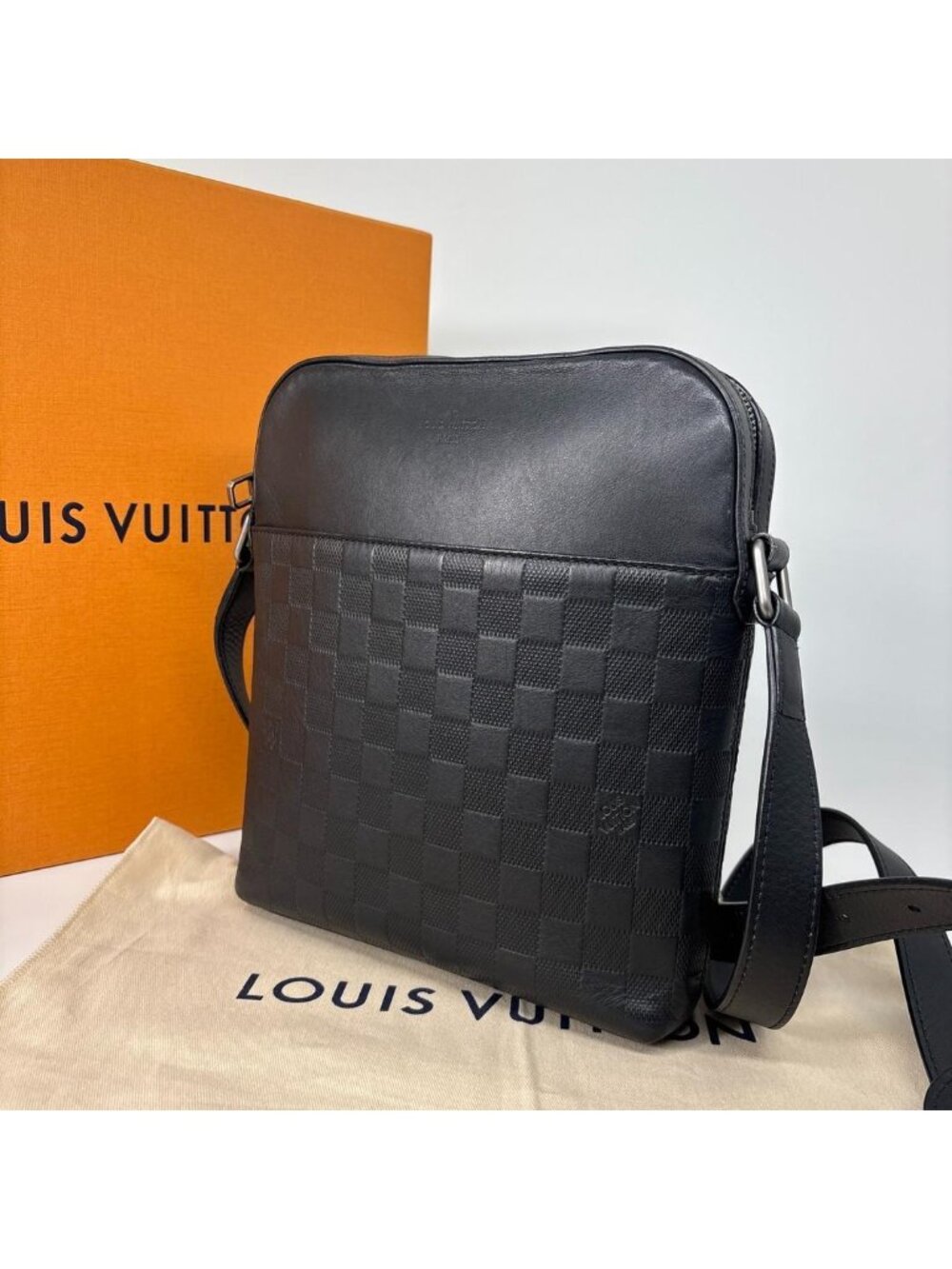 Louis Vuitton Super Damier Infini Pochette Shoulder Bag - Picture 2 of 15